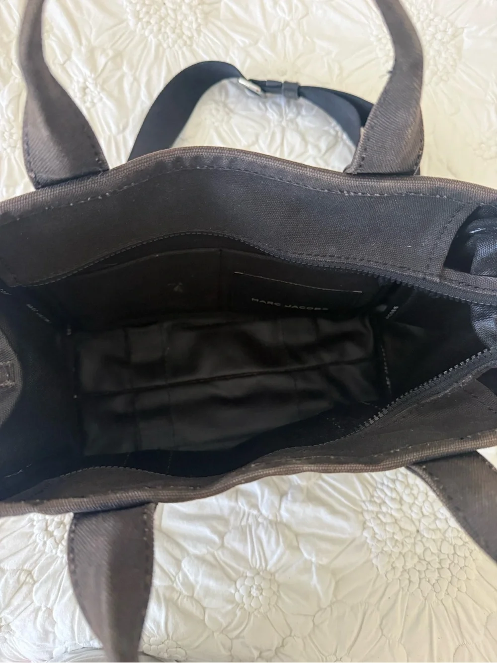 Marc Jacobs The Tote Bag in Black with White Logo - Picture 5 of 11